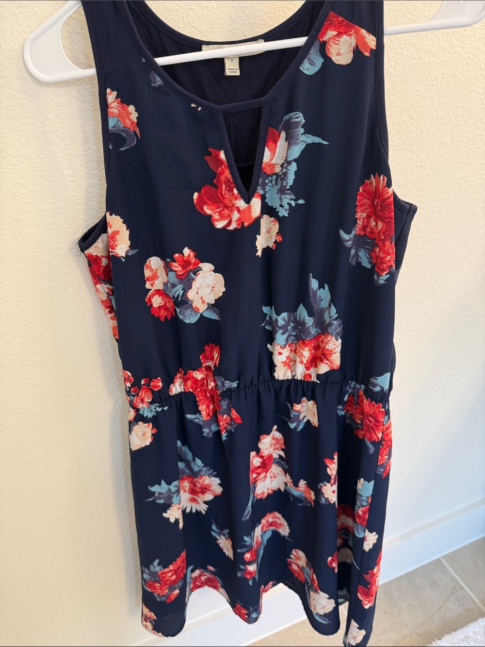 41 Hawthorn Navy Sleeveless Floral Mini Dress - Red & White Flowers